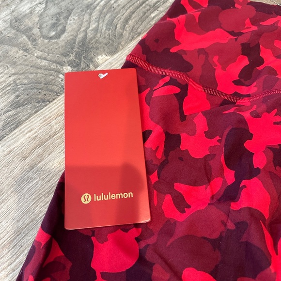 RARE NWT year of the rabbit (2023) lunar new year cropped align sz 6 - Picture 4 of 5